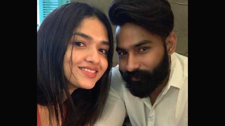 சுனைனாவின் காதலர் இவர் தானா