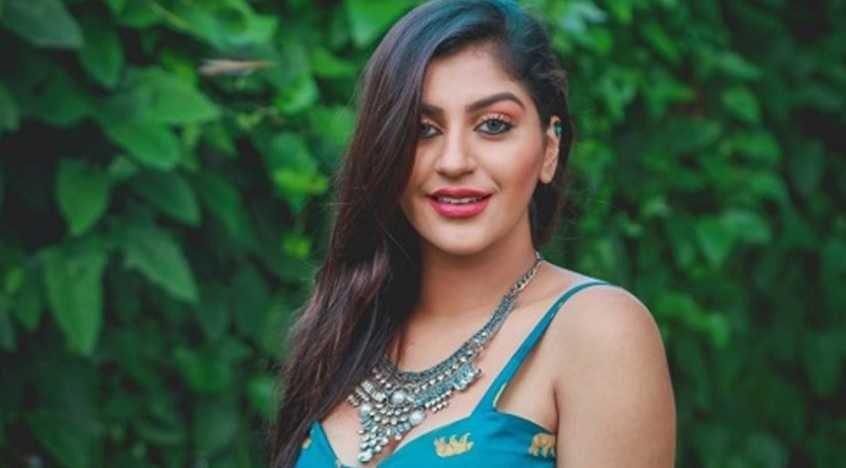 யாஷிகா