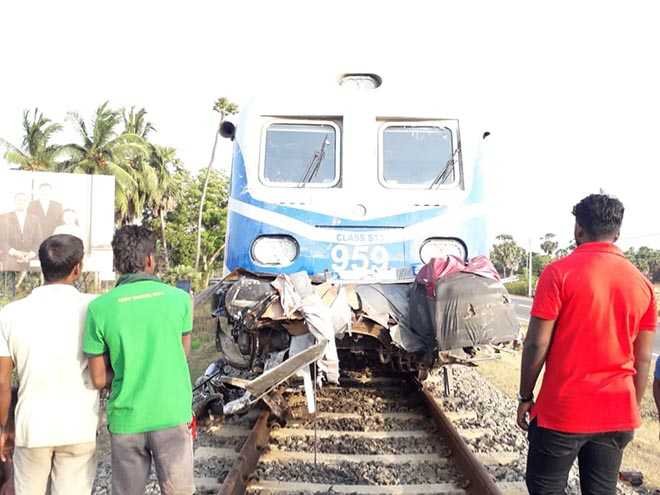 தொடரூந்துடன்